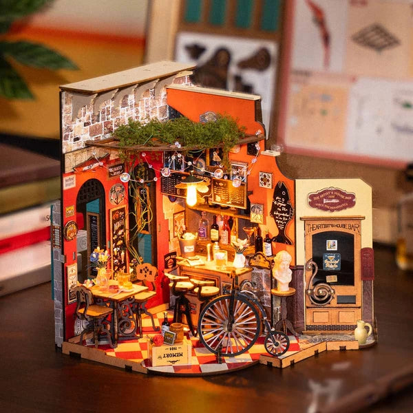 Mini-maison miniature DIY "Cheers Bar & Dining" de Rolife