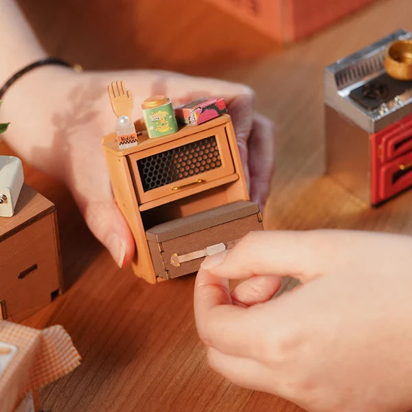 Rolife Cozy Kitchen : maison miniature DIY