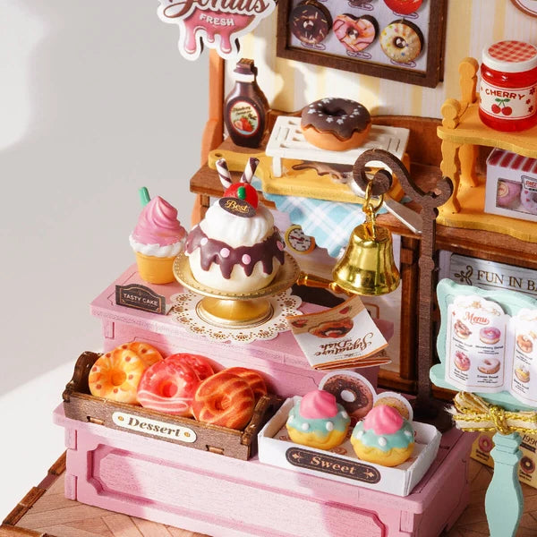 Miniature maison DIY "Sweetie's Donut Shop" de Rolife